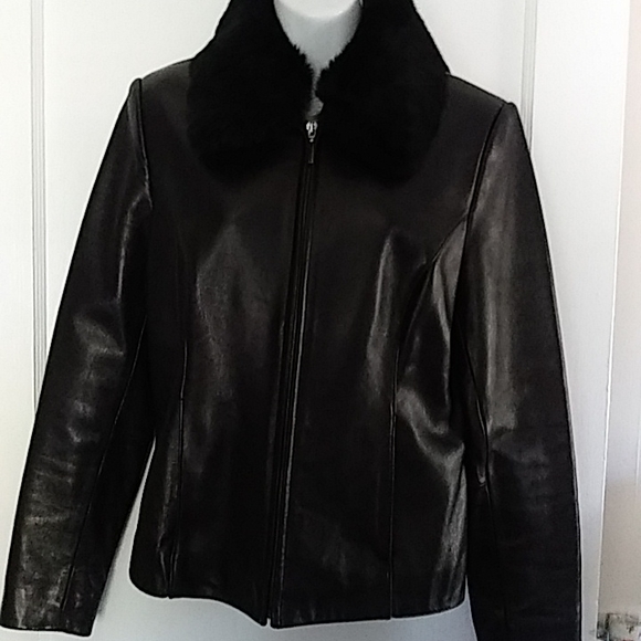 Women's Apt. 9 black leather jacket with removable fur collar. Size Small. - Picture 1 of 6